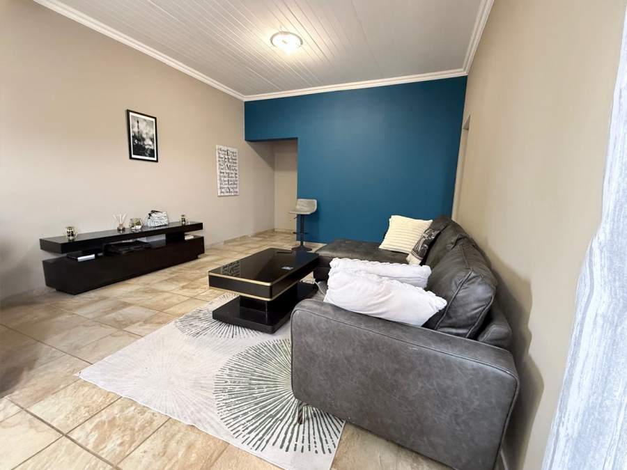 2 Bedroom Property for Sale in Gateway Manor North West